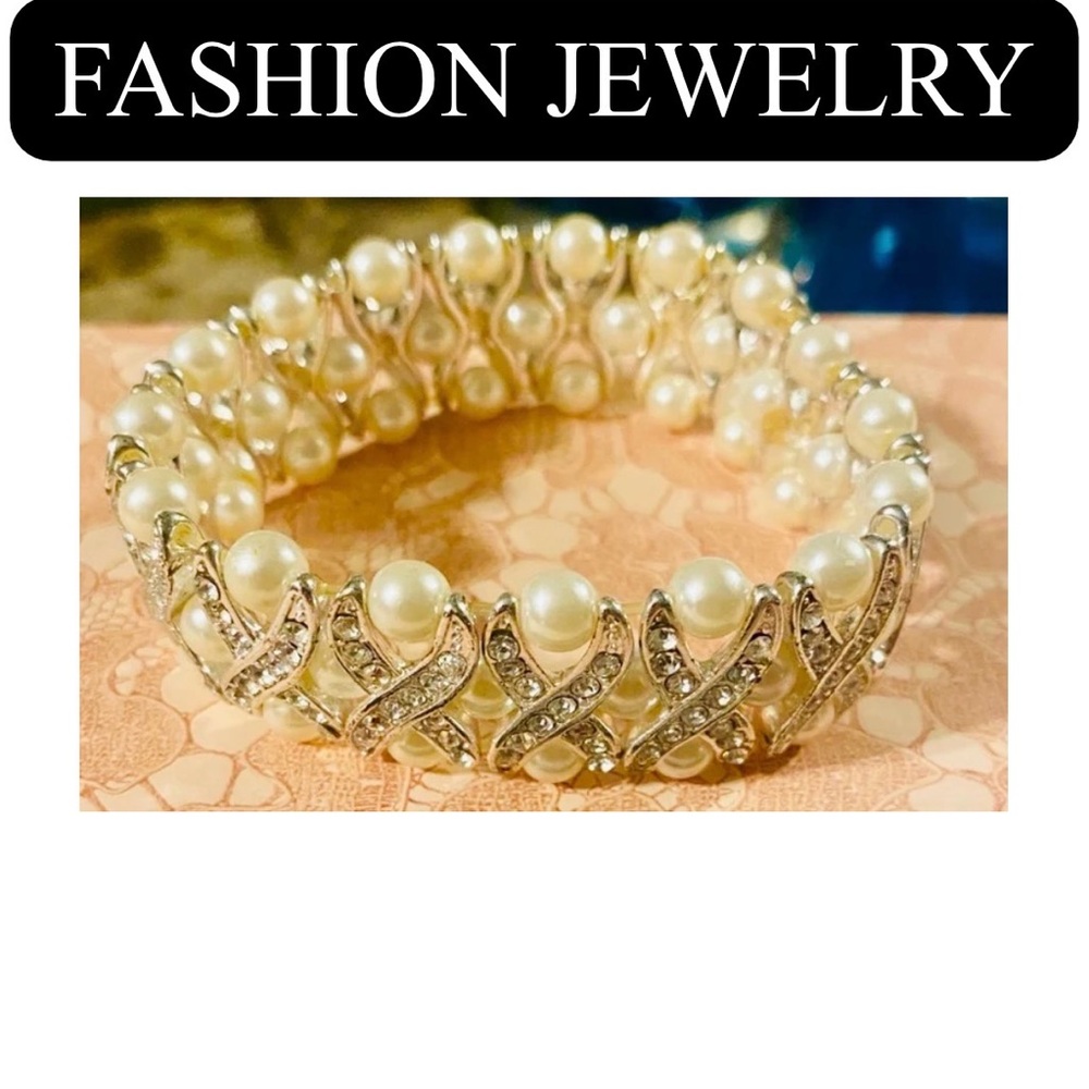 Faux Pearl & Crystal Bracelet.
